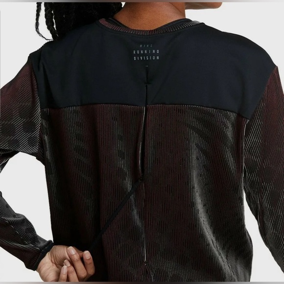 Nike Run Division Women Black Red Mid layer - Picture 9 of 14